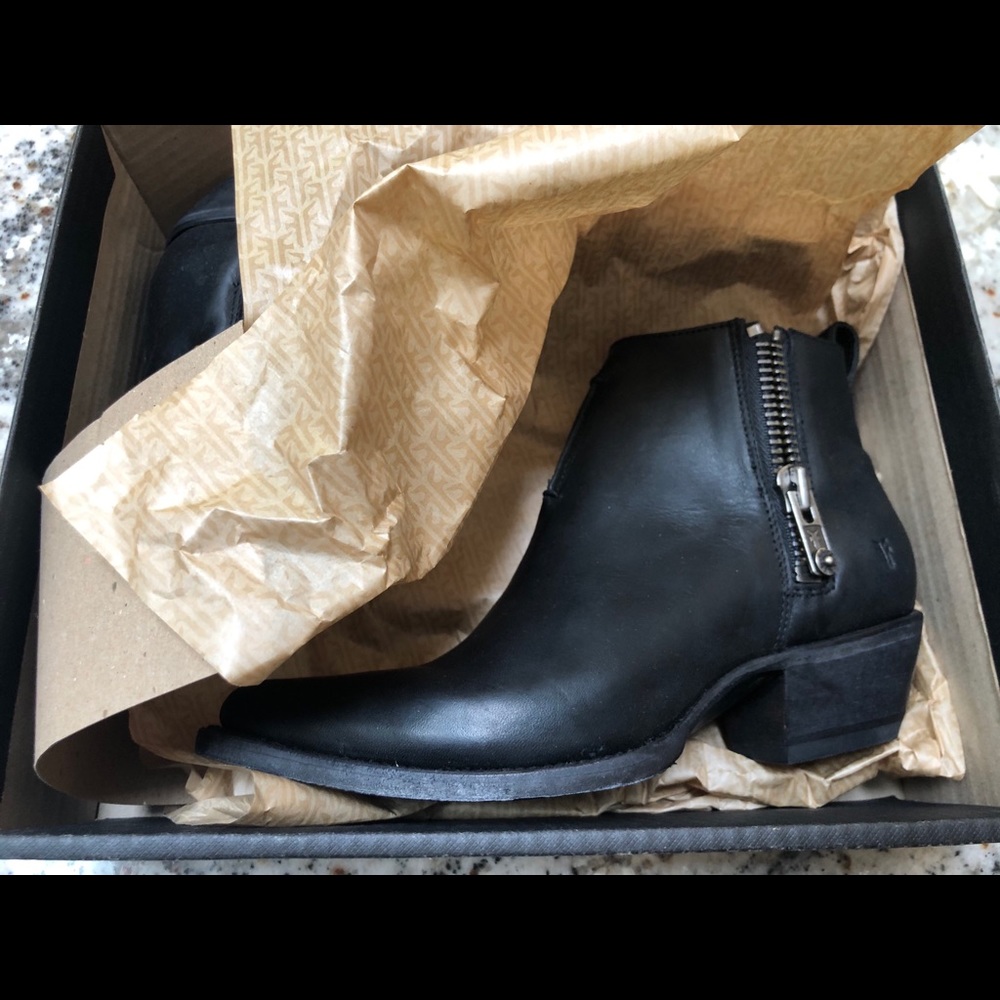 Frye Boots Sacha Moto Shortie Size 7.5